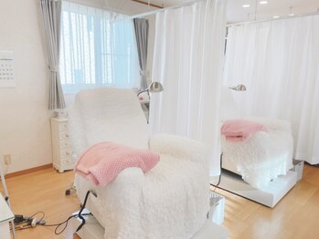 フルーレ(FLEUR)の写真/全身まるっとツルスベ肌へ♪低刺激×スピーディーな全身脱毛で日々のケアも楽々◎お得なクーポンをご用意★