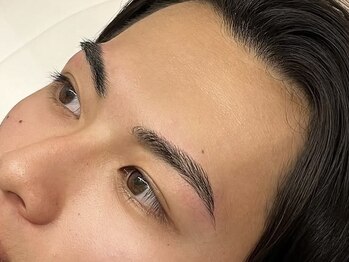 アイルーム 大宮店(eyeroom)の写真/【メンズも眉毛で第一印象UP◎】メンズも眉毛専門店でケアする時代☆落ち着く空間なので安心して通えます◎