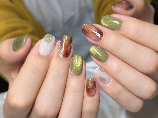 2025年冬】ニュアンス グリーンのネイルデザイン集｜人気順  