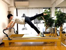 ライフ ピラティス スタジオ(LIFE Pilates Studio)/手首→肩甲骨→肋骨→骨盤→脚