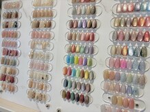 ムーネイル(mou nail)の雰囲気（マグネットジェル多数 ! うるうるキラキラです）