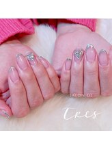 サロン ド トレス(SALON DE TRES)/ガラスフレンチ