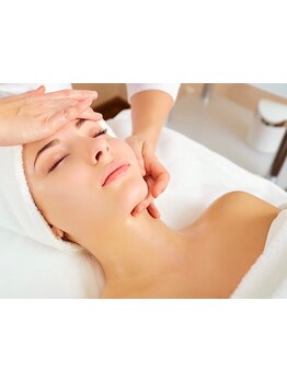 ホウレイ線・たるみ改善！予防ケア