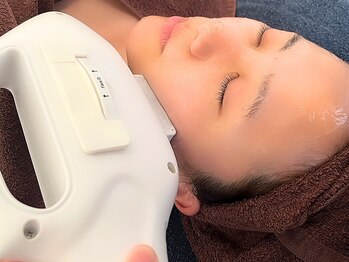 ファシル(Facile)の写真/お肌の悩みは人それぞれ…。お肌の状態を見極め、お悩みに合わせた施術で、お顔のしみしわたるみを改善◎
