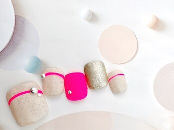 サンドカラー×ネオンピンク