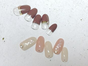 フェリシアネイル(FERECIA nail)/上:¥7980/下:¥8980