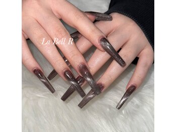 ラヴェル アール(La Bell R)/茶色でバレンタインネイル