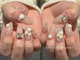 ガーリーな埋めつくしネイル