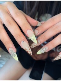 ヒョウ柄ネイル