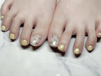 プティット シュシュ(Petit Chouchou)の写真/【足元からオシャレに♪】フットネイルで夏を楽しむ！華やかさと上品さを兼ね備えたデザインを多数ご用意◎