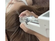 医療提携の高圧ジェットで頭皮の奥まで幹細胞を注入し育毛を促進