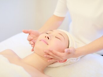 エステアンドリラクゼーションサロン クルム(kurumu)の写真/古い角質を取り除き、マッサージで血行促進&パックで栄養をプラスして潤いのあるツヤ肌に♪