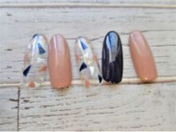 ブランロール 中目黒店(Blanl'or)/ネイビー幾何学アートネイル