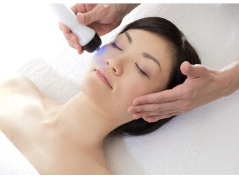 えすてさろん ケイアンドエフ(k&f)/鏡を見るのが楽しみに♪