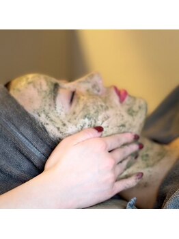ラドンナ(LA DONNA)の写真/【エリア初】肌改善で話題のREVI！オーダーメイドで調合できる高評価ハーブピーリングで自分史上最高肌へ