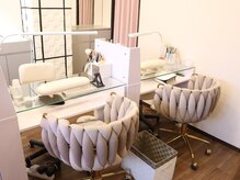 Yuzuna Nail Salon 池袋東口店【パラジェル/フィルイン/長さだし/フットネイル】の雰囲気（池袋駅から徒歩2分!チップ長さ出しが人気です♪パーツ付け放題）