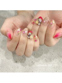 シェル＆ビジューの夏ネイル！