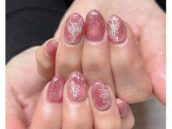 ネイルアンドアイラッシュスタジオ シュシュ(chouchou)/春夏秋冬・シンプル花柄