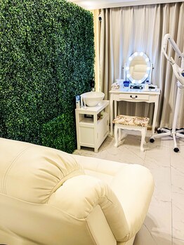 ロイヤル(ROYAL)/【ホワイトニング】室内