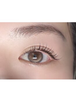 ナチュラル上品な目元にしたい