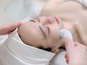 【フェイシャル・痩身・脱毛salon】nicoaの写真/紫外線や乾燥によるダメージ肌を徹底ケア◎潤いチャージし皮脂バランスを整え、ハリツヤ&美白を叶えます♪