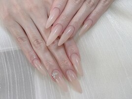 指先をちゅるんと透け感カラー