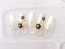 お花のカジュアルネイル