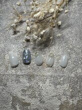 プルメリアドット(Plumeria.)/１１月限定　¥5500ネイル