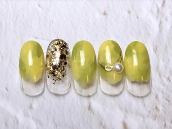 ミモザ風マーベルネイル