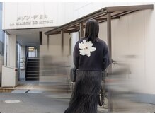 カルム 立川店(Calme)/こちらの通路をお進みください