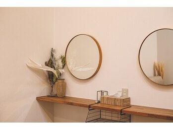 ディアブルー 平塚店(diar blue)/メイクスペースも完備