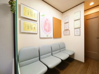 鍼灸治療室ピア/院内(待合室)