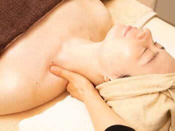 ナチュラリアスカイブルー(naturalia skyblue)/首肩まわりのこりスッキリ