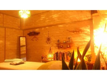 美容整体サロン シェア(Share)/暖かみのある空間でリラックス♪