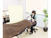 アイズ 新所沢店(I's)の雰囲気（フルフラットベットでまつげも眉も施術できるから楽ちん♪）