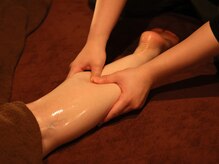 足裏ツボ押しをしっかり☆浮腫みや内臓からのお疲れにも効果的☆