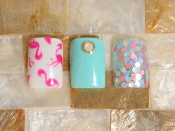 ネイキッド (NaKid)/ペディでフラミンゴ♪