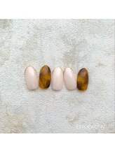 アムルーズ(Amoureuse)/べっこうネイル♪