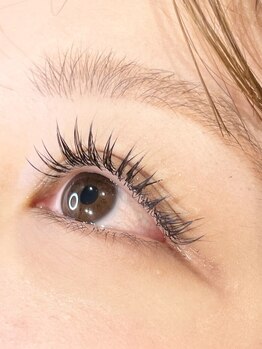 ソリッド 札幌琴似店(SOLID)の写真/【琴似駅10分】"最高の仕上がり"を叶えるアイスタイリング専門店《LEDマツエク80本/オフ無料¥5300~》