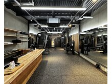 ザ パーソナル 堀江店(THE PERSONAL)の雰囲気（広々としたトレーニングスペース）