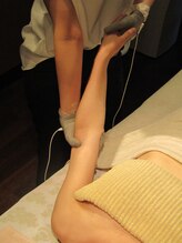 リンパマッサージバストケアサロン　MIO/腕の向き