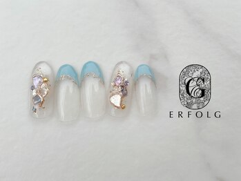 エアフォルク 銀座(ERFOLG)/シェルとゴールド◎夏ネイル