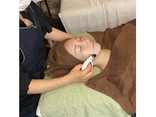 小顔、たるみ、シミ、毛穴など、、お悩みに合わせたフェイシャル