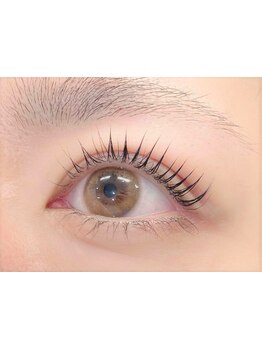 ナチュラル上品な目元にしたい