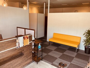 グットリラ/受付カウンター