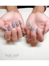ヒールネイル(heal nail)/アシメ グレージュ×リング