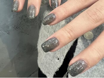 透け感グレーにキラキララメ