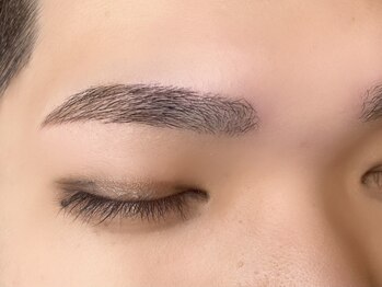 アネラアイラッシュ(ANELA eyelash)の写真/【目元の印象格段UP】ボヤっと眉毛を理想の形に！化粧の時短にも♪型を使わず似合わせ眉毛をプロが提案★
