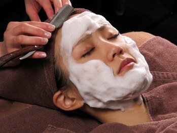 クララビューティー(CLALA Beauty)の写真/第一印象に差をつける！【アイブロウ×ソフトシェーブ×黒ずみ毛穴改善コース¥6600】