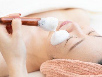 サロン ド ハニー(Salon de Honey)の写真/【初めてのエステにオススメ◎】じゅわっと生ツヤ肌へ♪ファンデーションで隠さないお肌に★